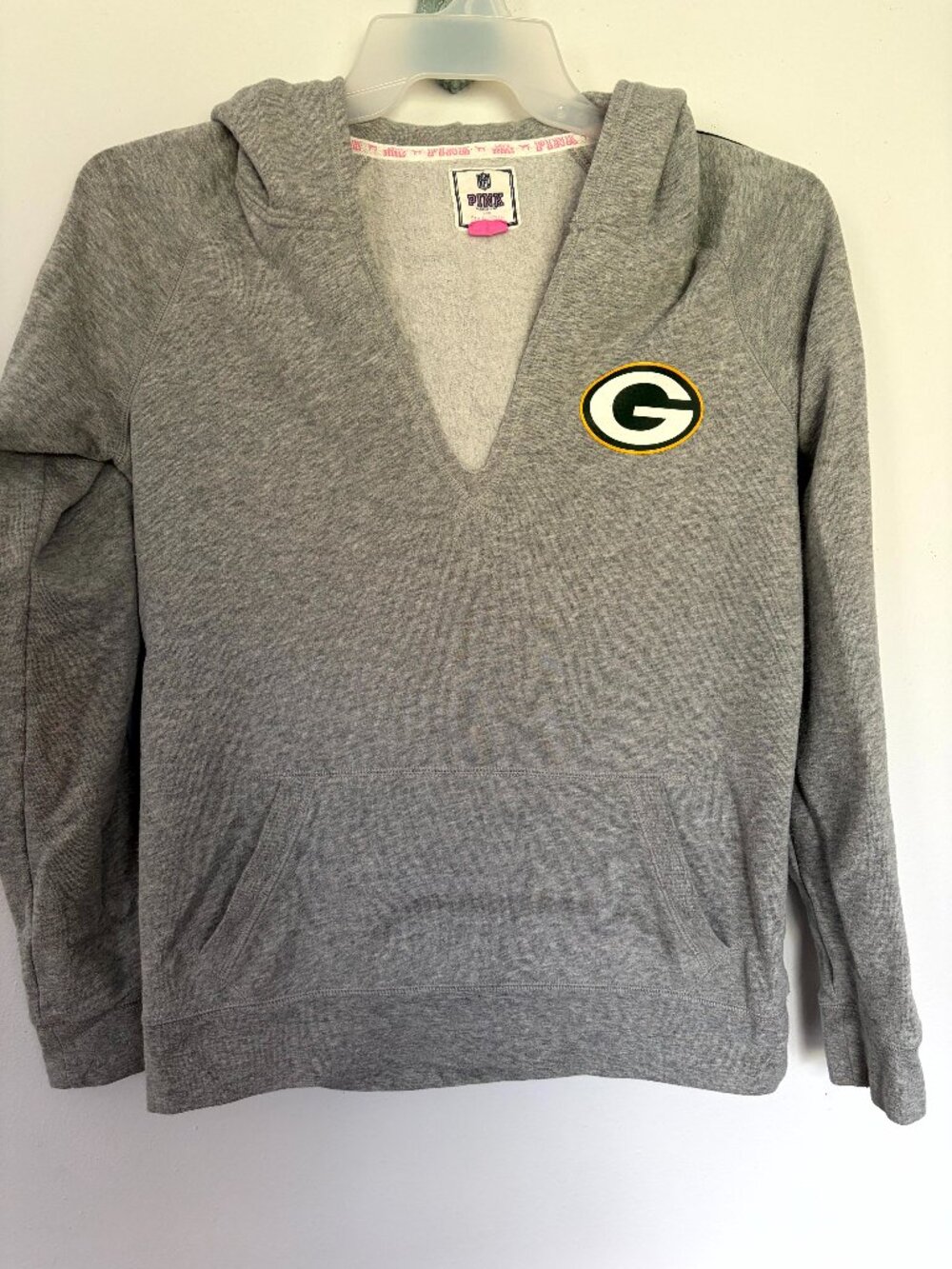 PINK NFL Hoodie Womens Medium Gray Green Bay Packers Graphic Sweatshirt Y2K
